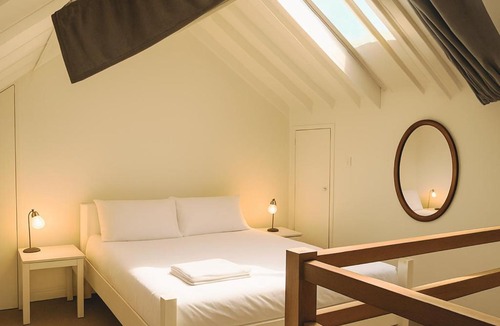 Chichester Apartment | Rural Studio with Shared Pool, Large Gardens & Tennis, Dog Friendly! Chichester Holiday Properties