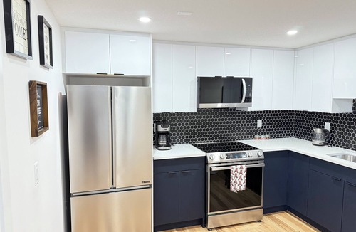 Southeast Calgary House | Rustic Rocky Retreat