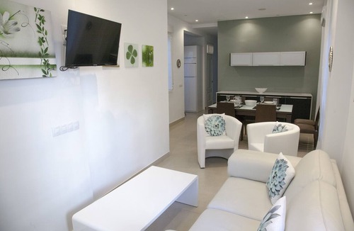 Centro Comercial Apartment | San Hipólito Apartment