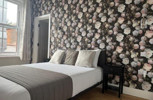Harwich Hotel | Sarah Hotel