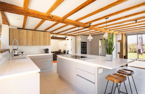 Hook Norton House | Scotland End Barn Luxury 5 Bedroom Cotswolds Home, walk to pubs, idyllic village