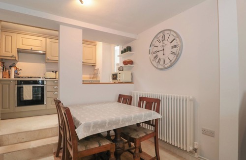 Stoke-sub-Hamdon Cottage | SCRAMBLES COTTAGE, pet friendly in Stoke-Sub-Hamdon, Somerset