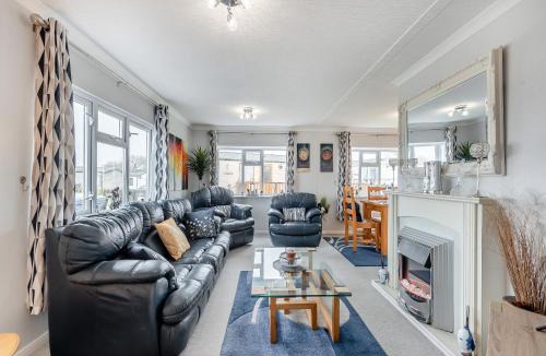 Dinas Cross House | Sea View