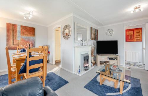 Dinas Cross House | Sea View