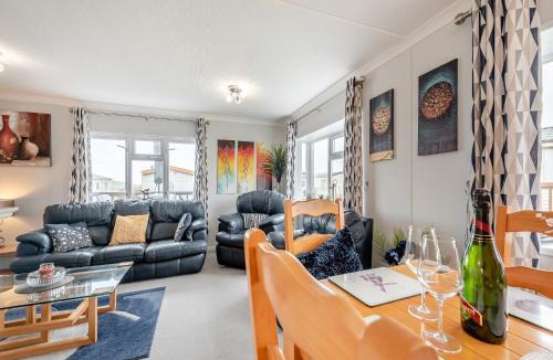 Dinas Cross House | Sea View
