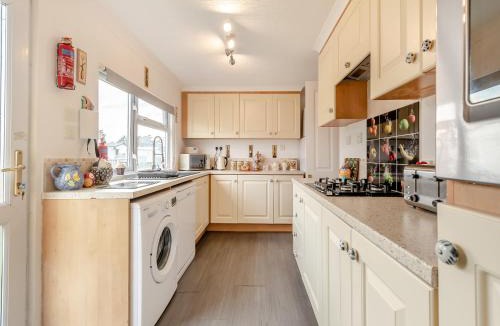Dinas Cross House | Sea View