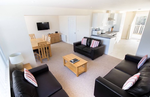 Nettlestone Cottage | Seaview Holidays - Salterns Village