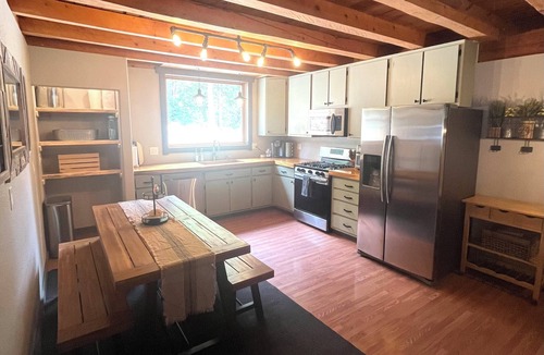 Mount Shasta Cabin | SECLUDED CABIN ON 6 ACRES mins. from skiing, lakes and falls ATV trail access