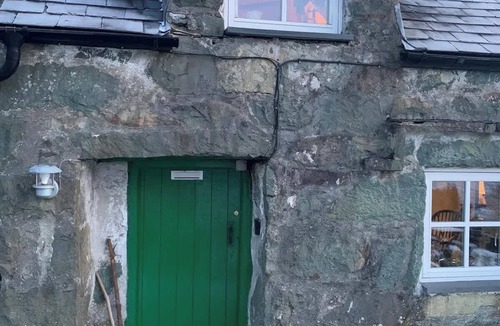 Ganllwyd House | Secluded Mountain Stay - Stunning Views of Eryri