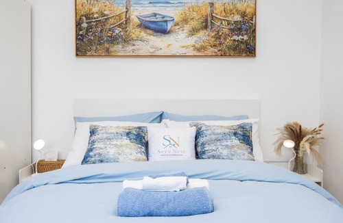 Eltham West Apartment | Serene flat near Central, C Wharf, O2 & Greenwich