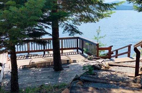 Lake Almanor Country Club House | Serene Lake-Front Getaway with Private Dock and Decks for Fun and Relaxation