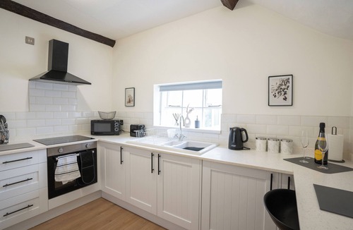 City Centre Apartment | Shakespeare's Nest - central Stratford -upon - Avon - sleeps 4