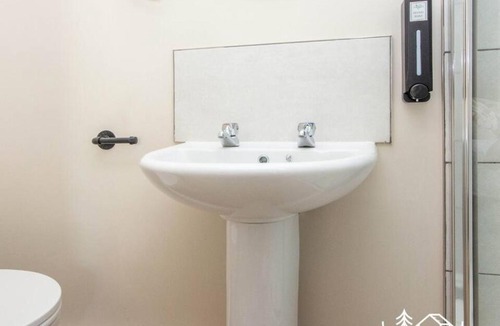 Dibden Purlieu Apartment | Sheep Room 11 -Peaceful Double - New Forest