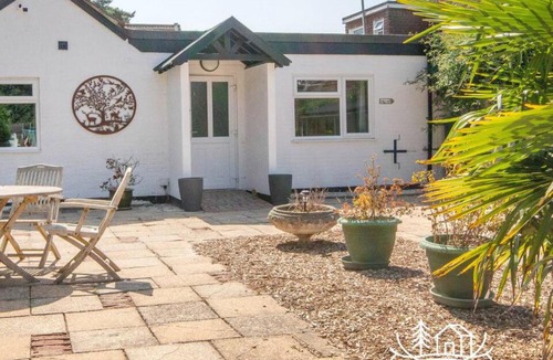 Dibden Purlieu Apartment | Sheep Room 11 -Peaceful Double - New Forest