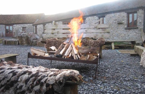 Compton Martin Apartment | Shetland Arc at Fernhill Farm