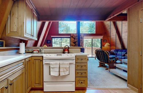 Blairsden-Graeagle Cabin | Sierra Nevada Hideaway: Cabin w/Deck, Mtn Views
