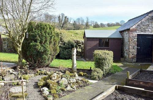 Maulds Meaburn Cottage | Situated in a peaceful location and ideal for a groups of couples or families.