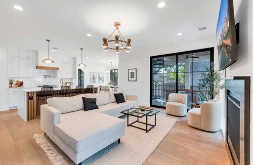 Blackshear-Prospect Hill House | Sleeps 19 | Pool | Game Room | Luxury 5BR Retreat