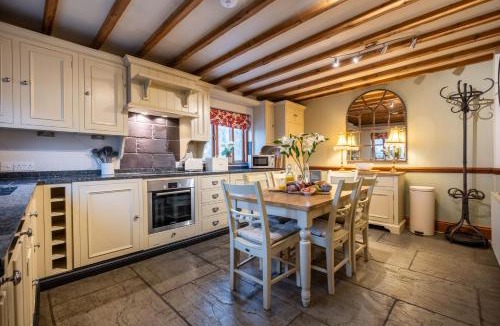 Hawkshead House | Smithy Cottage