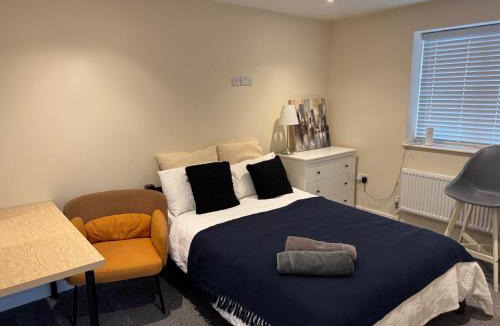 Hanham Apartment | Snowdrop villa