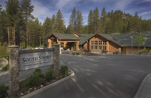 Round Hill Village House | South Shore Resort 2BR Apartment