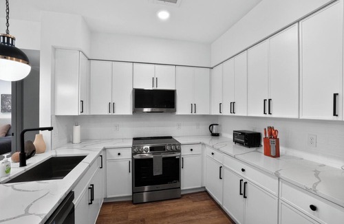 Parker Lane Apartment | Spacious 1-bedroom with sleek modern design.