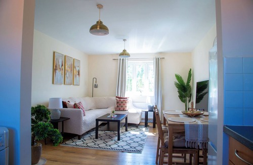 Solihull Apartment | Spacious 2-Bed Home Near NEC, Airport & Resorts World