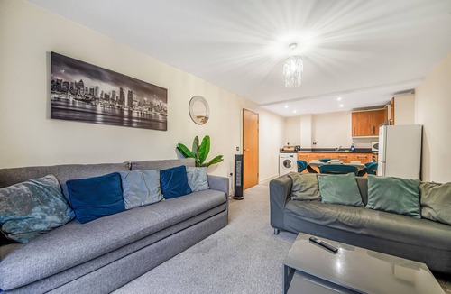 Bordesley Apartment | Spacious 2-Bedroom Flat in Birmingham – Long-Term Stays Welcome