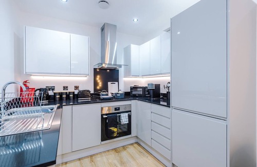 Birmingham City Centre House | Spacious 2BR Apartment, Walk to City Centre