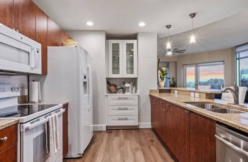 South Eola Apartment | Spacious 4 bd/2bath 2100 sq ft Downtown Condo