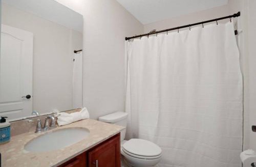 Northside House | Spacious 4bed and baths Villa Near JAX Airport Beaches and Restaurants