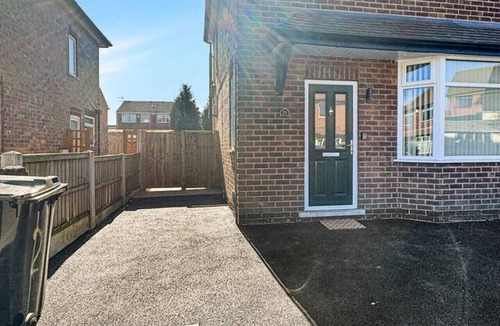 Beeston House | Spacious 4Bed Home with Garden & Driveway Beeston