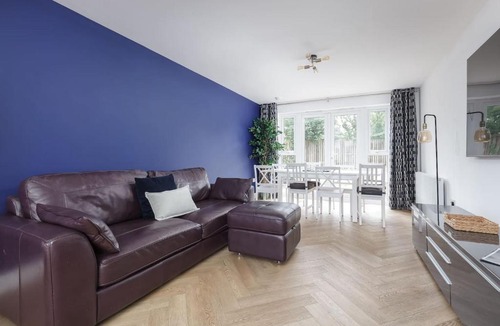 Kirkliston House | Spacious 5 Bed Home Near Edinburgh Airport