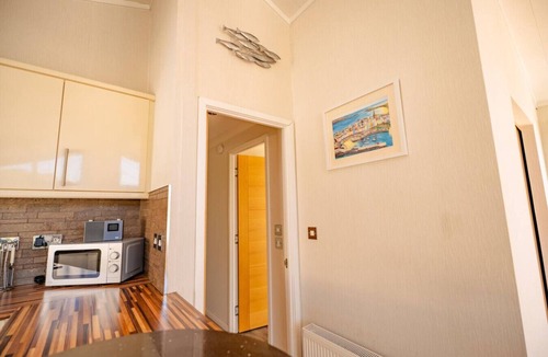 Narberth House | Spacious 6 Bed Woodland Lodge - Near Saundersfoot and Pet Friendly!