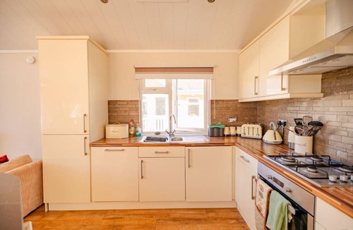 Narberth House | Spacious 6 Bed Woodland Lodge - Near Saundersfoot and Pet Friendly!