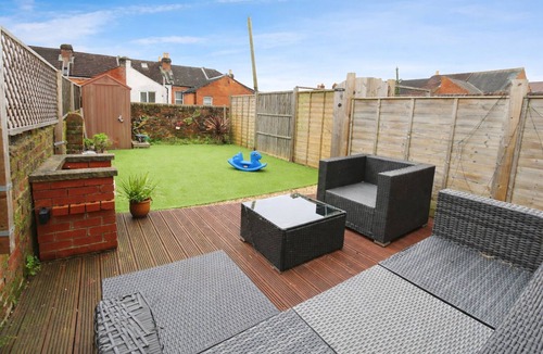 Portswood House | Spacious and Comfy 2 Bed Southampton Home Sleep 5