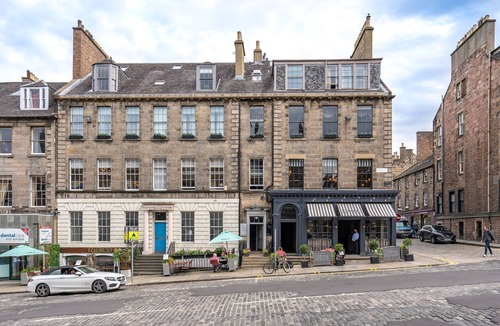 New Town House | Spacious Bedroom on Frederick St - Room 5 (2nd floor)