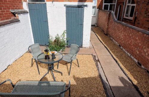 Oadby House | Spacious Central Leicester 4 Bed House
