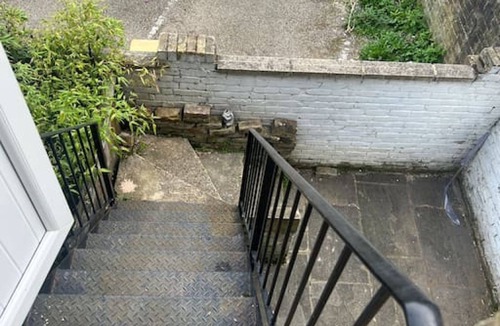 Larkhall Apartment | Spacious Duplex near Clapham