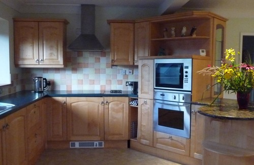 Windermere House | Spacious, Easy Walk to Windermere or Bowness, Large Garden, Off Street Parking