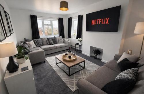 Yeovil Apartment | Spacious flat Contractors, Families, FREE Parking