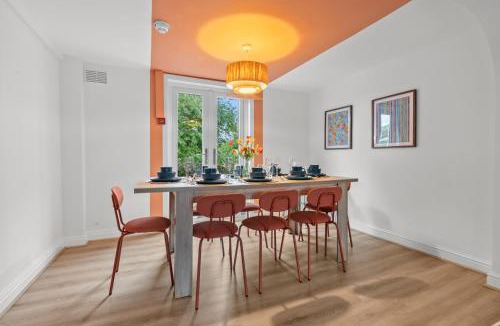 Pontrilas House | Spacious Home, Walk to City Centre & Free Parking
