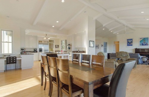 Geyserville House | Spacious Home with Great View and New Infinity Pool/Hot Tub!