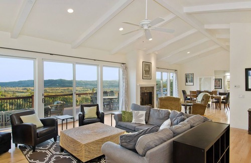 Geyserville House | Spacious Home with Great View and New Infinity Pool/Hot Tub!