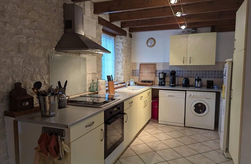 Angeduc Cottage | Spacious home with heated pool and pets allowed