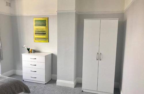 Filton Apartment | Spacious house in residential area of Bristol