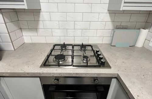 Ainsworth Apartment | Spacious & Modern 2BR Flat in Bury Town Centre
