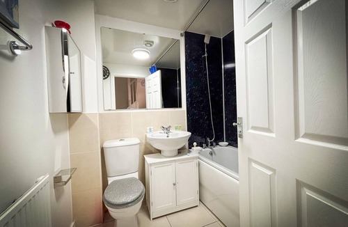 Smethwick House | Spacious Modern Townhouse, Discounts on long stays!