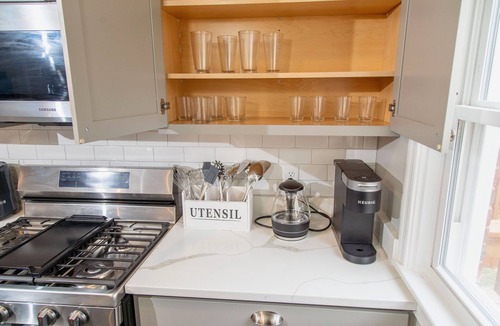 Beechfield House | Spacious, Peaceful Baltimore Townhome with Dedicated Workspace