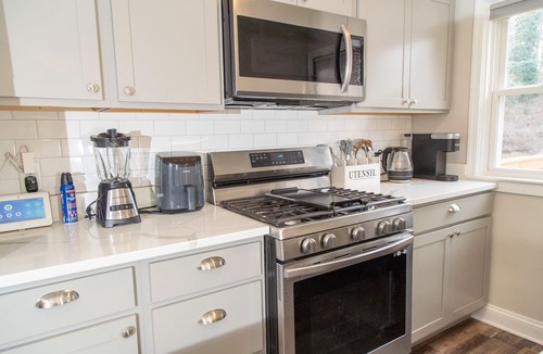 Beechfield House | Spacious, Peaceful Baltimore Townhome with Dedicated Workspace